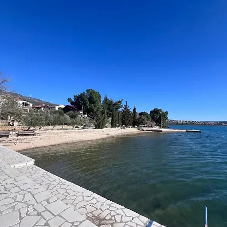 Gmz Beachfront Apartment, Croatia * Krusevo (Zadar)