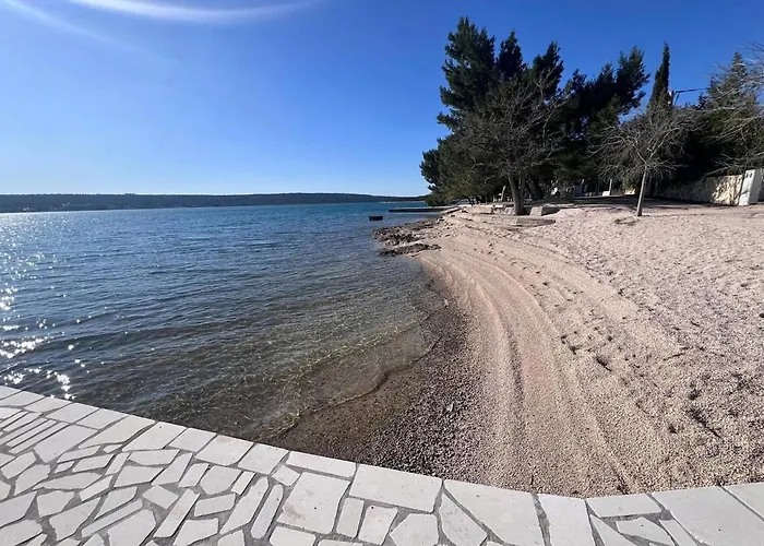 Gmz Beachfront Apartment, Croatia شقة Kruševo