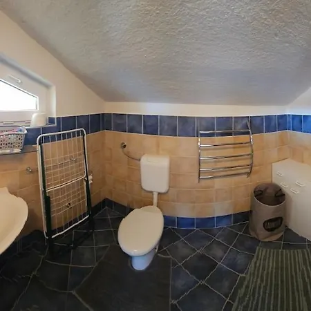 Gmz Beachfront Apartment, Croatia アパート Kruševo