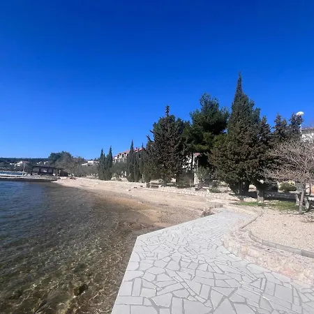 Gmz Beachfront Apartment, Croatia Kruševo