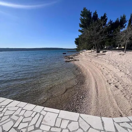Gmz Beachfront Apartment, Croatia 아파트 Kruševo
