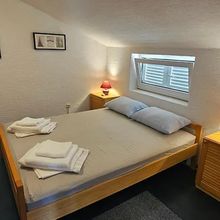 Gmz Beachfront Apartment, Croatia Apartmán Kruševo