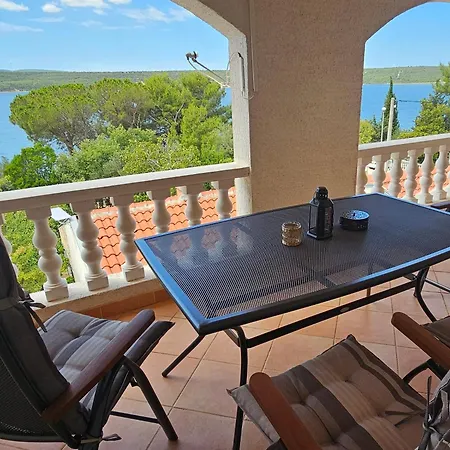 Gmz Beachfront Apartment, Croatia アパート *